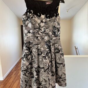 Chic Black and Gray Floral Mini Dress